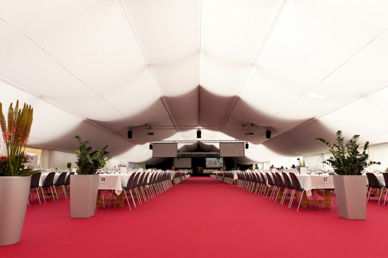 Catering im VIP-Zelt